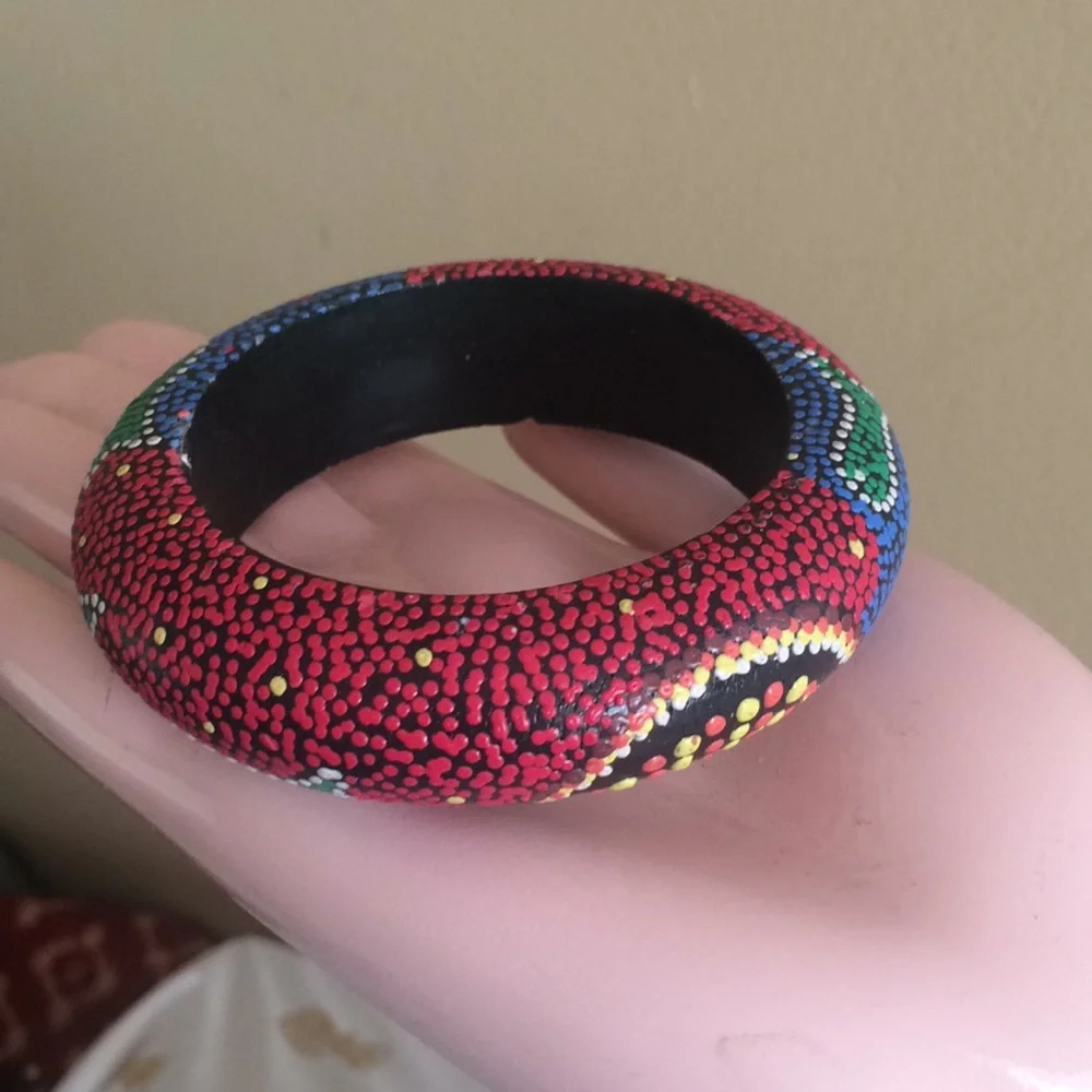2 Braclets‎